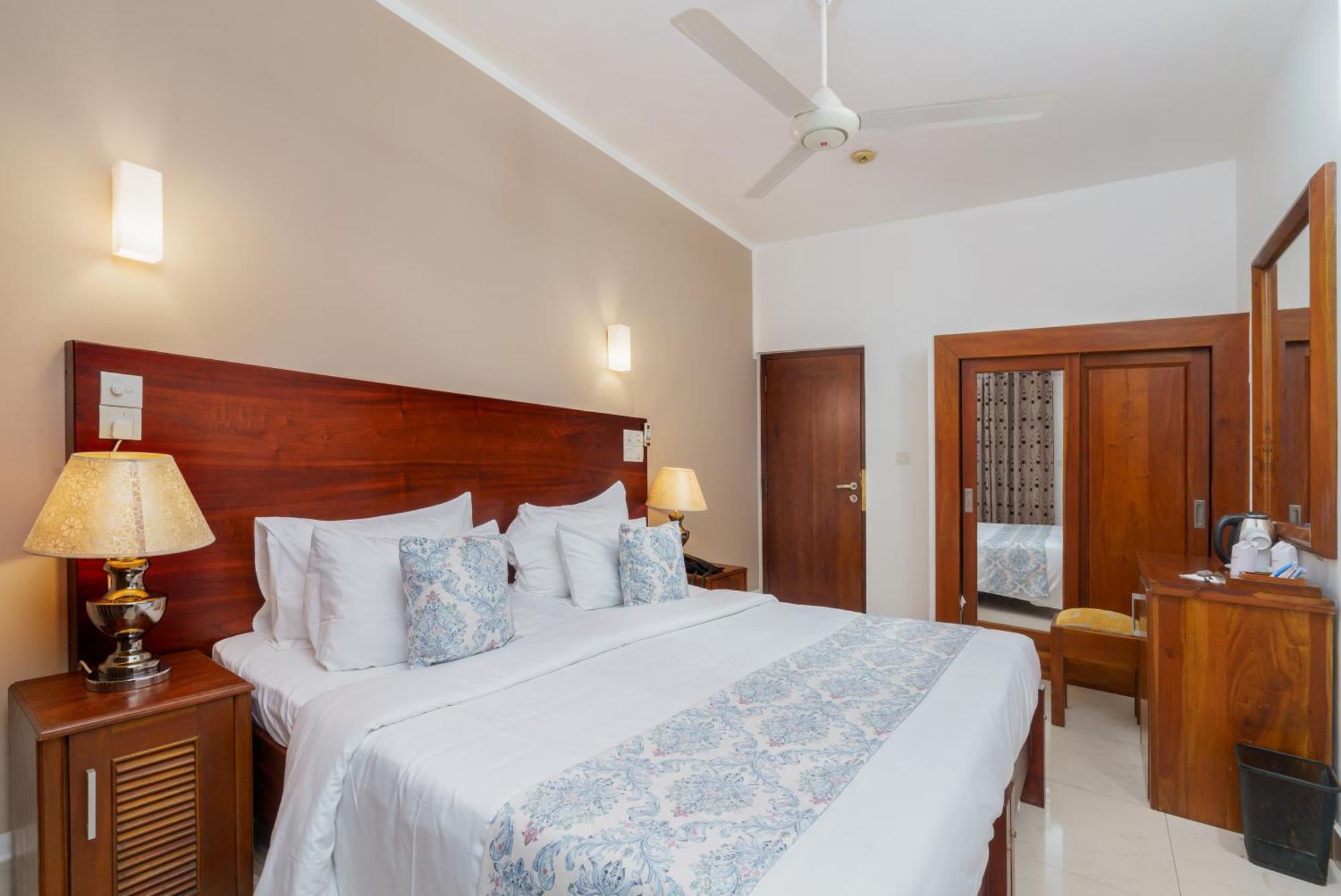 Hotel Travellers Nest Kandy Dış mekan fotoğraf
