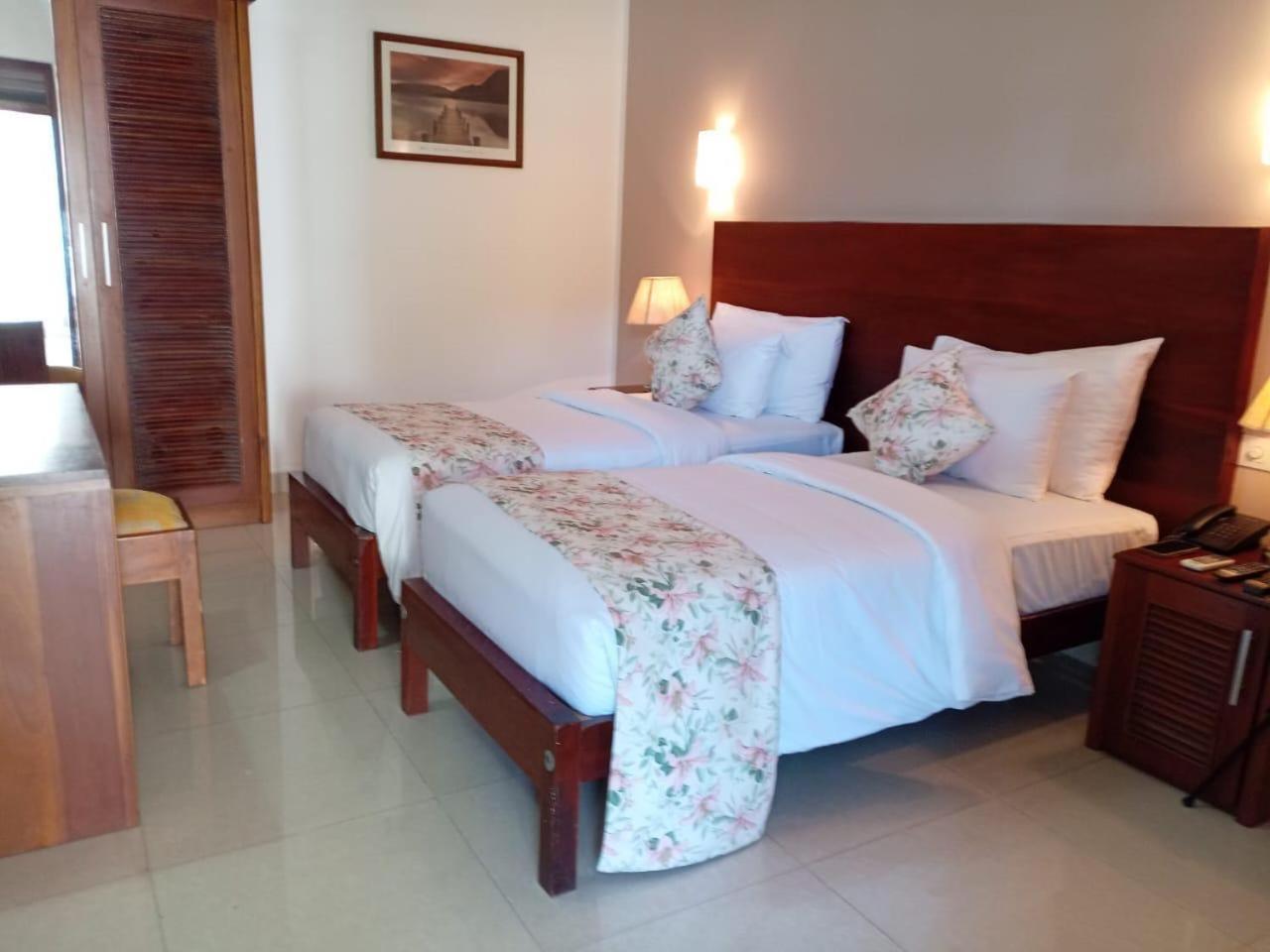 Hotel Travellers Nest Kandy Dış mekan fotoğraf