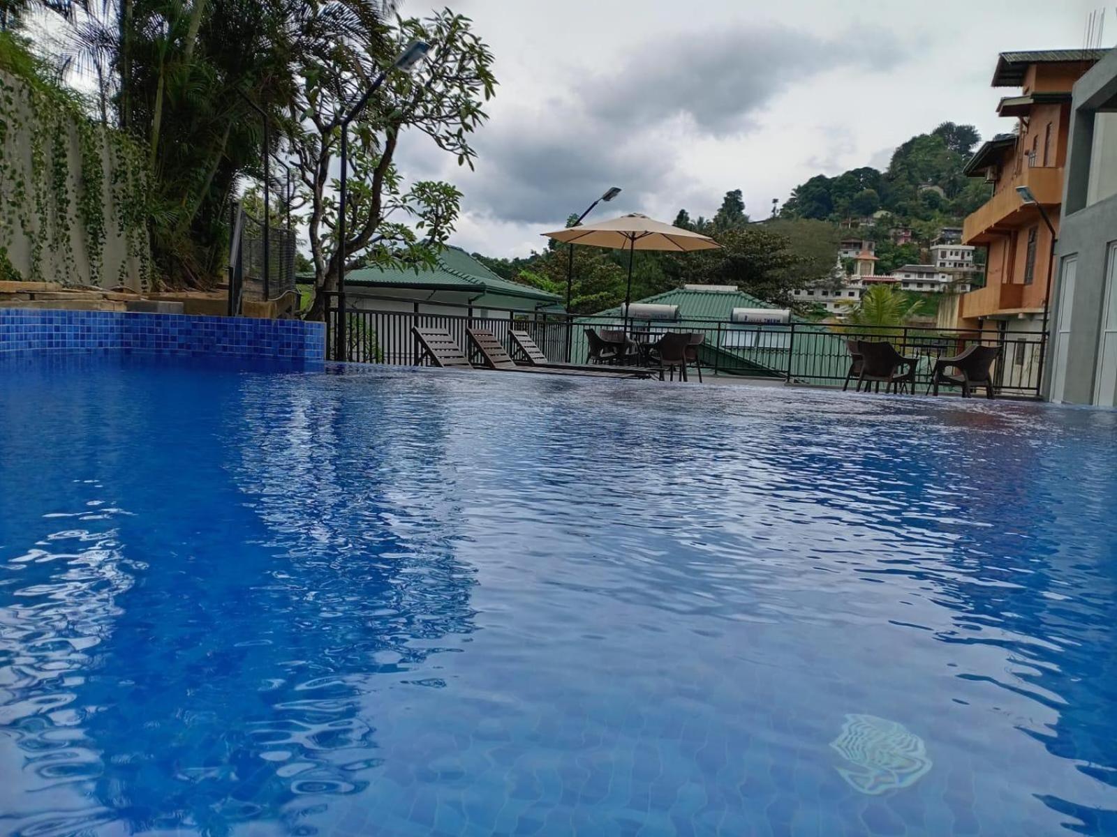 Hotel Travellers Nest Kandy Dış mekan fotoğraf