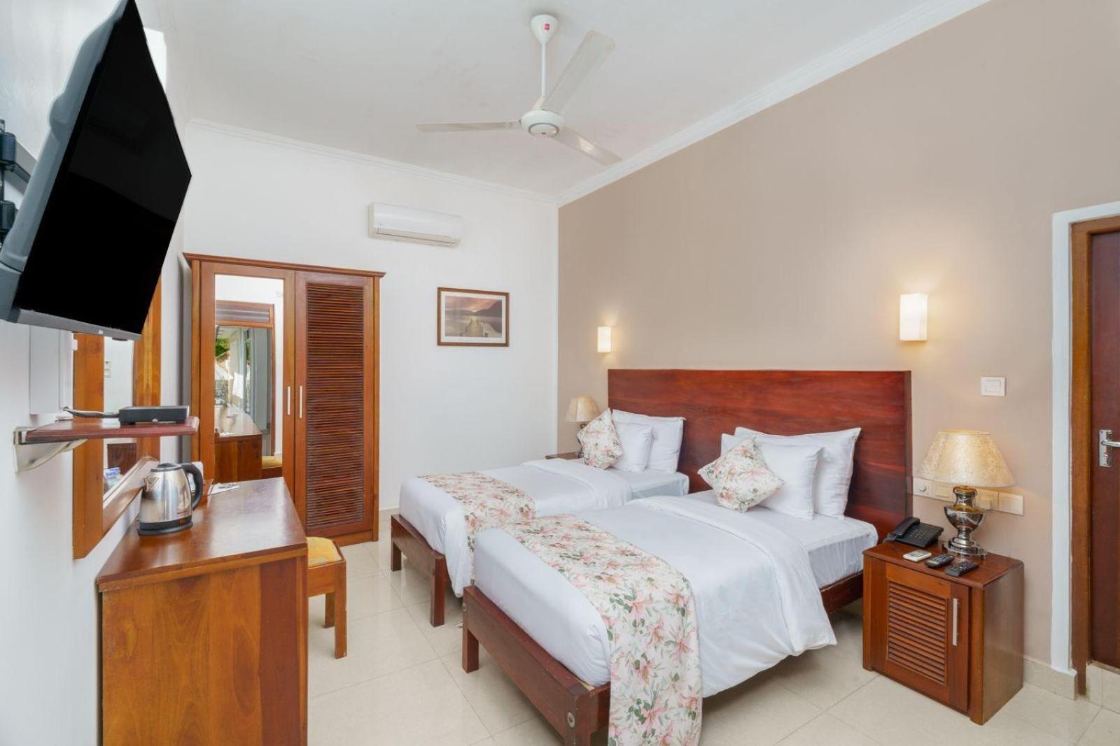Hotel Travellers Nest Kandy Dış mekan fotoğraf