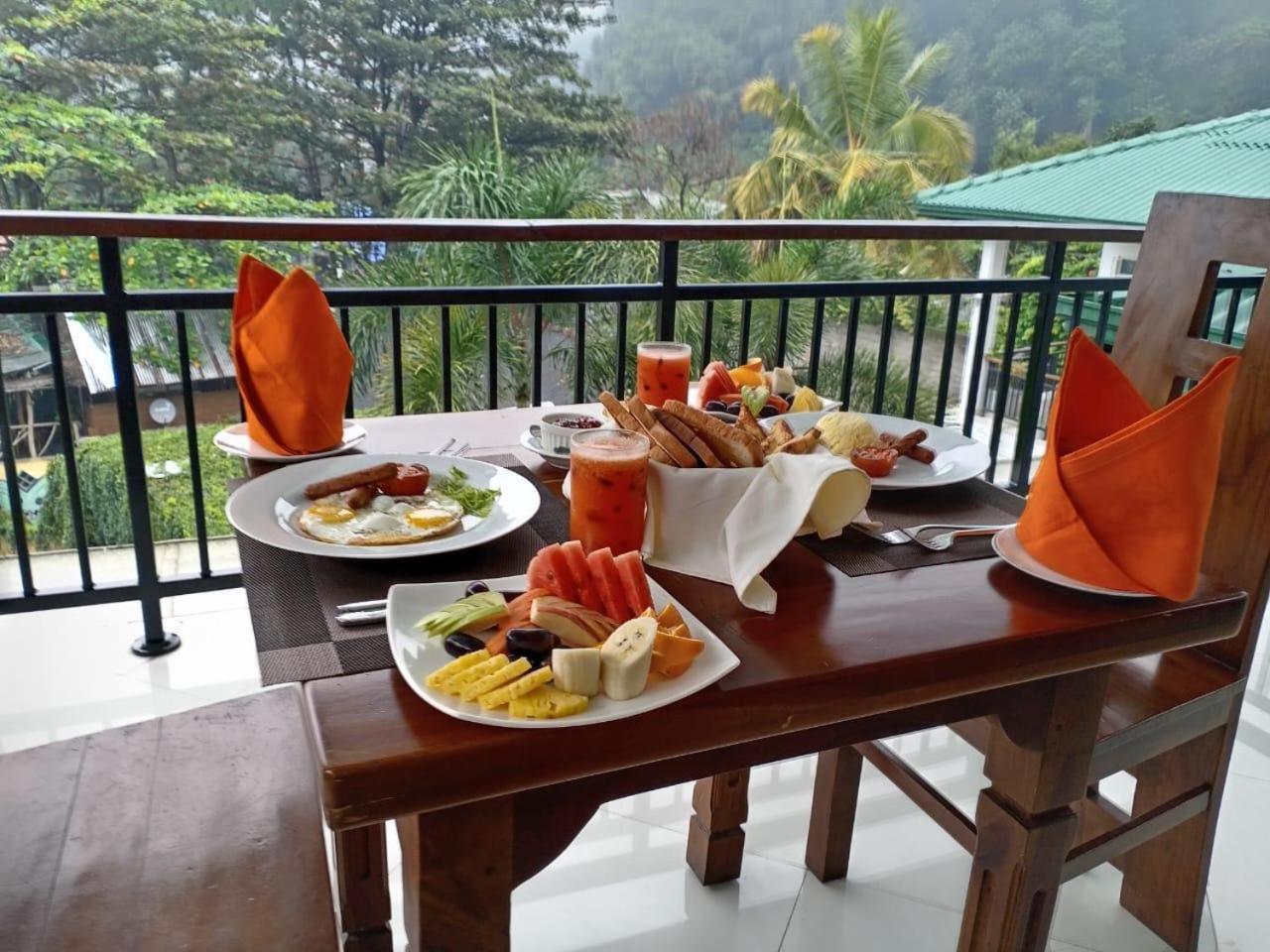 Hotel Travellers Nest Kandy Dış mekan fotoğraf