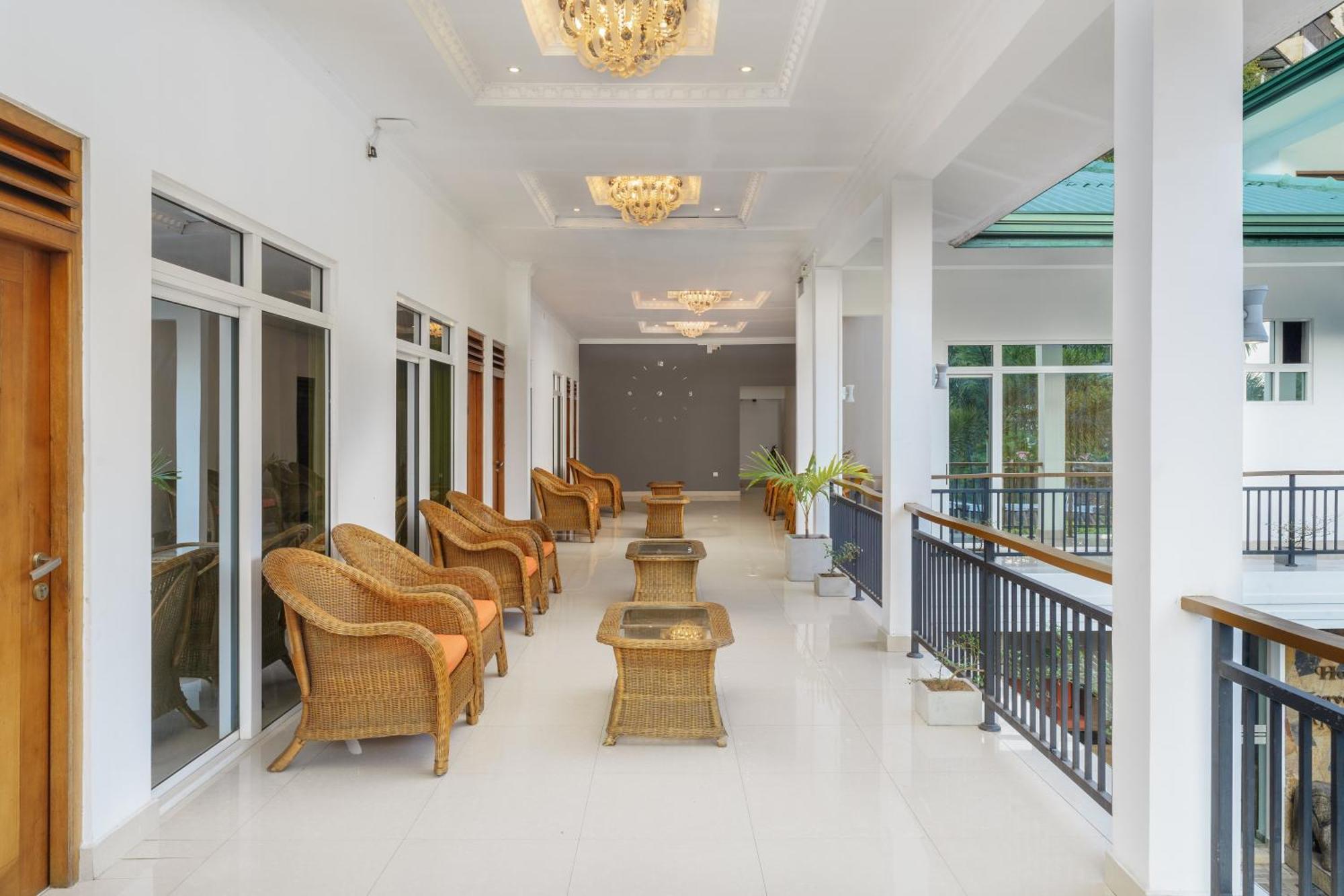 Hotel Travellers Nest Kandy Dış mekan fotoğraf