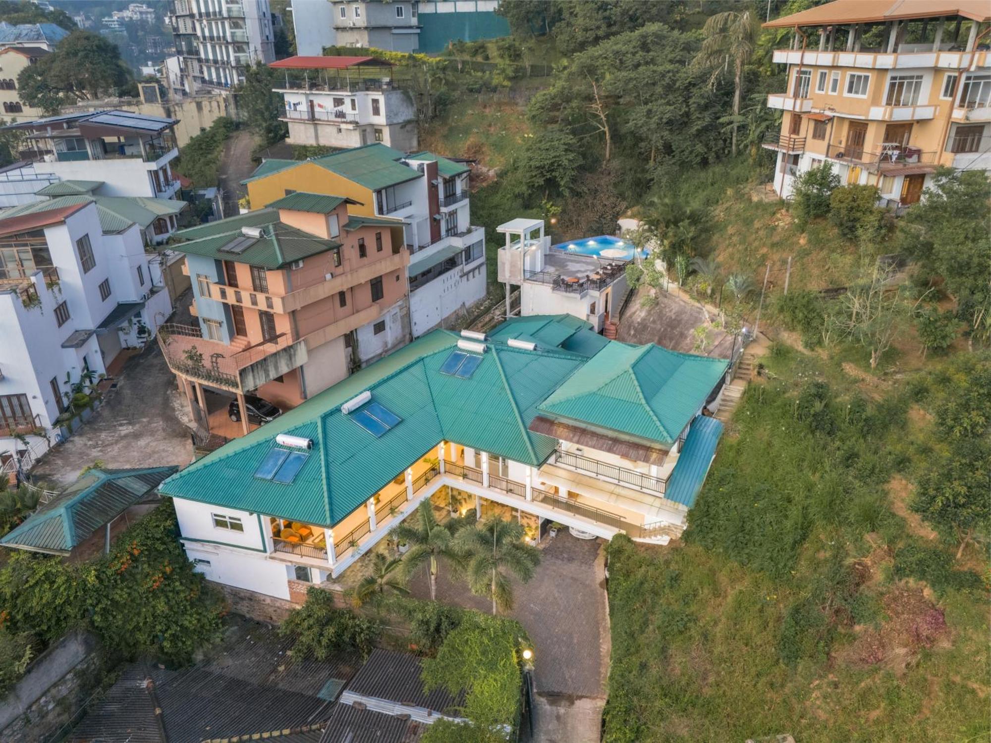 Hotel Travellers Nest Kandy Dış mekan fotoğraf