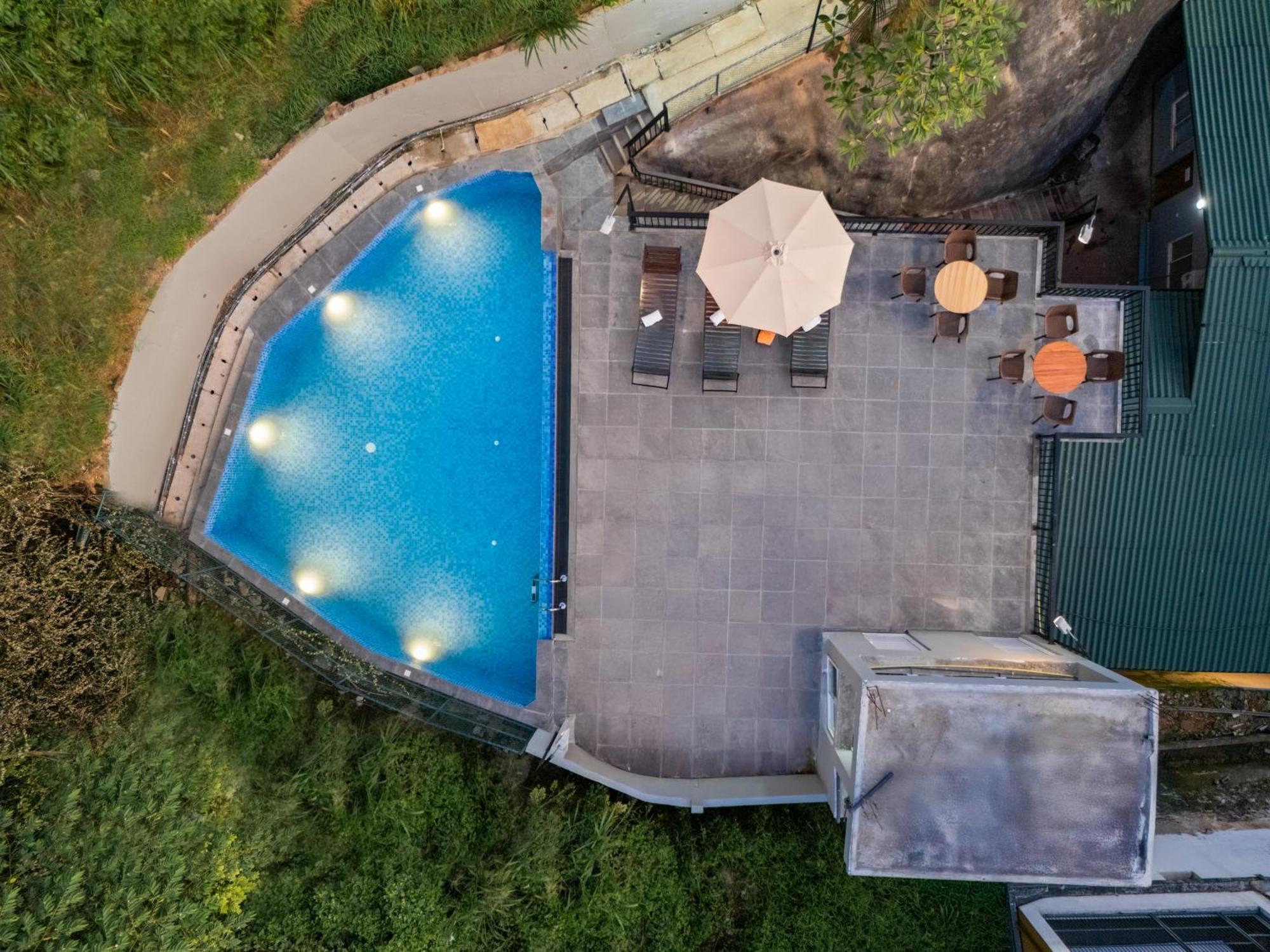 Hotel Travellers Nest Kandy Dış mekan fotoğraf